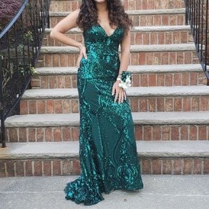 Mori Lee sequins gown size 6